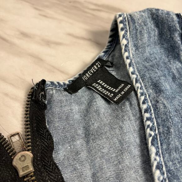 Forever 21 Women’s jeans jumpsuit Size M - Picture 2 of 3